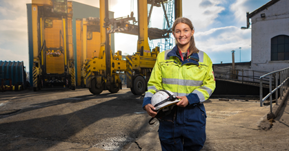 Modern Apprentice Hope wins national award for shining a light on green energy