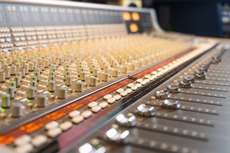 Pupils check the sound at Stirling Campus